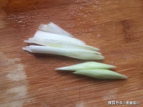 生瓜削不削皮吃,口感与营养的抉择