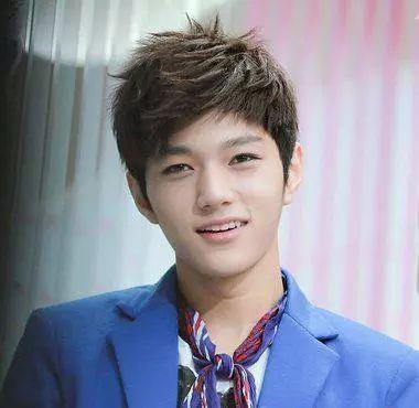 齐刘海的男明星,盘点那些以齐刘海造型惊艳的男明星