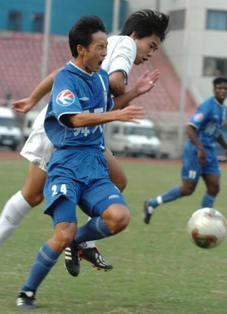 中国网红爱踢足球的人,中国足球圈的璀璨新星